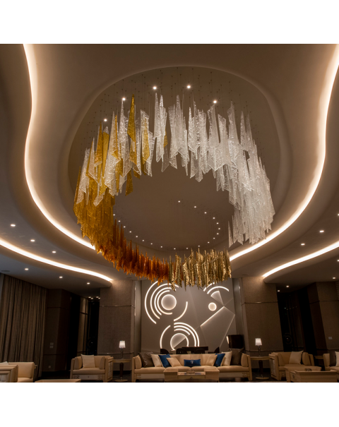 Color-blocked glass panel chandelier