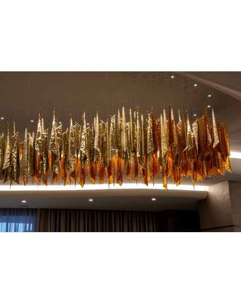 Color-blocked glass panel chandelier