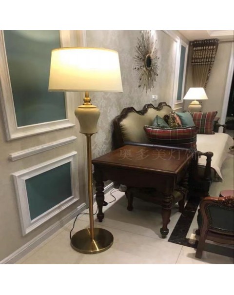 High-grade American simple modern living room floor lamp ceramic new Chinese European floor lamp living room vertical lighting fixtures