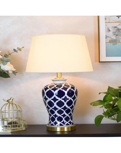 Chinese neoclassical American living room table lamp hand-painted blue ceramic bedroom bedside lamp modern fashion creative decoration