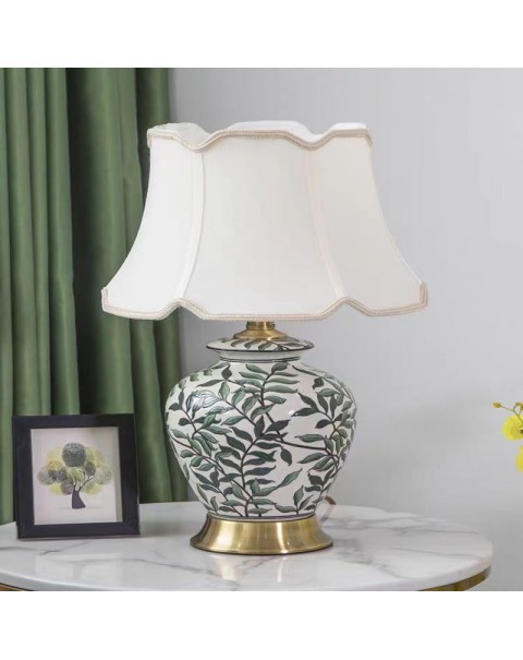 American brass Chinese ceramic table lamp romantic living room bedroom bedside lamp European Scandinavian light luxury household vase light