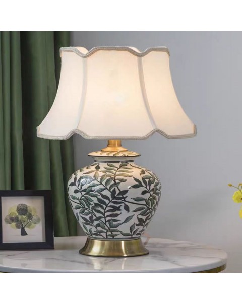 American brass Chinese ceramic table lamp romantic living room bedroom bedside lamp European Scandinavian light luxury household vase light