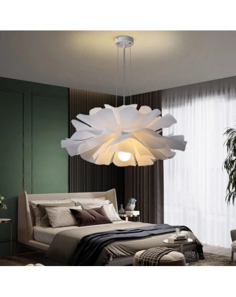 Scandinavian net red ins chandelier simple modern girls cream wind study room children's room creative flower bedroom chandelier